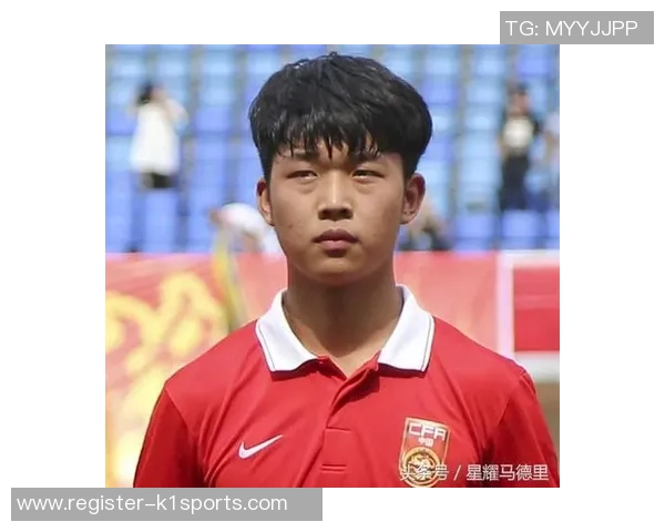 杨静专访：回顾她的足球历程与欧冠征战的精彩瞬间